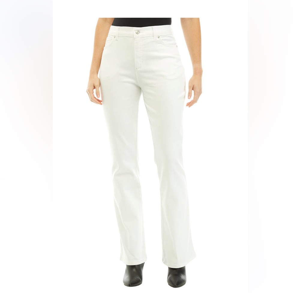 NWT! Gloria Vanderbilt Amanda Vintage White Bootcut Classic Rise Jeans. Size 14.
